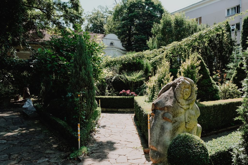 садибу місцевого скульптора Михайло Мурафи івано-франківсь цікаві місця локації