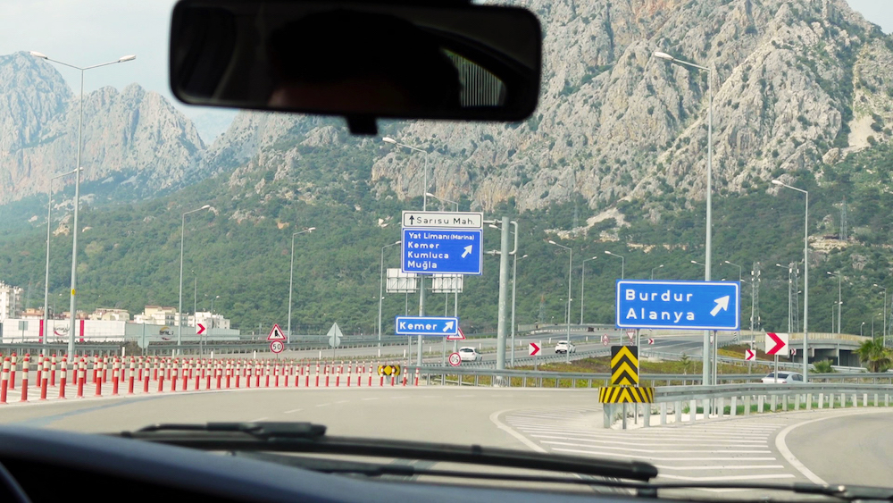 особливості дорожнього руху анталія туреччина оренда авто
